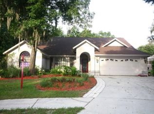 1919 River Crossing Dr, Valrico, FL 33596