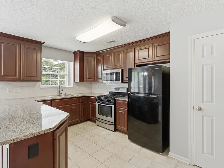134 Garden Brook Dr — Photo 6