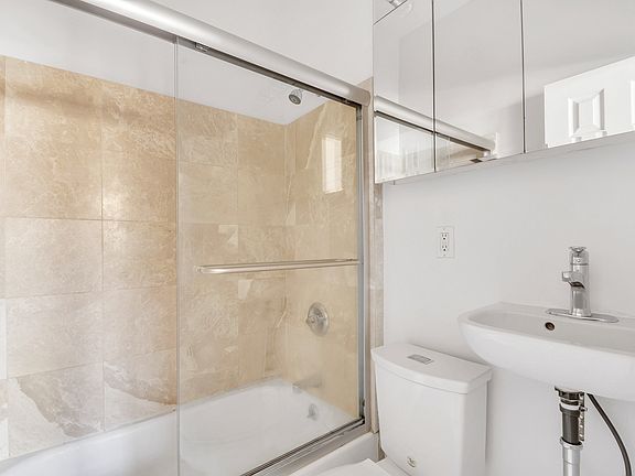 5th image of 216 E 28th St APT 5A