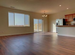 877 Otero St, Lemoore, CA 93245