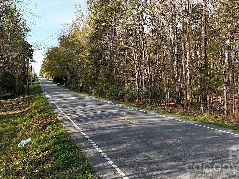 1st image of 1099 Twin Lakes Rd