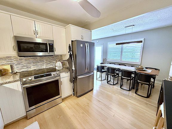 5th image of 3032 Oakridge D