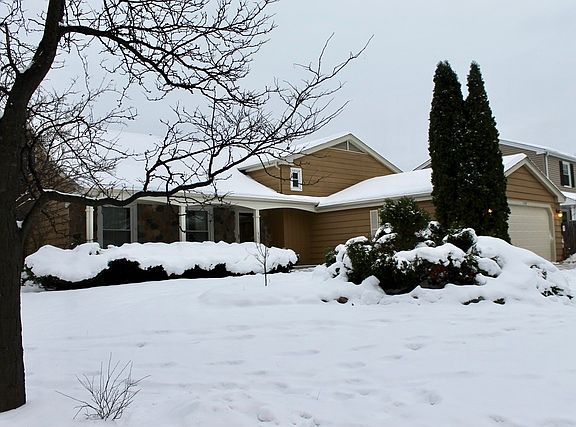 2nd image of 1147 Crest Ct