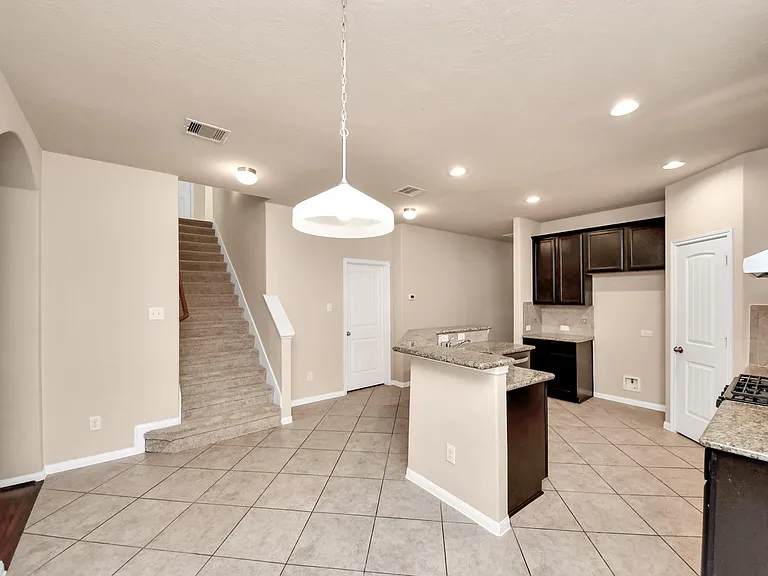 3115 Lake Dr — Photo 10