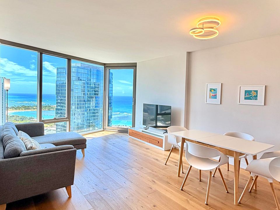 1st image of 1001 Queen St #3308