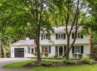 132 Oakridge Dr, Rochester, NY 14617