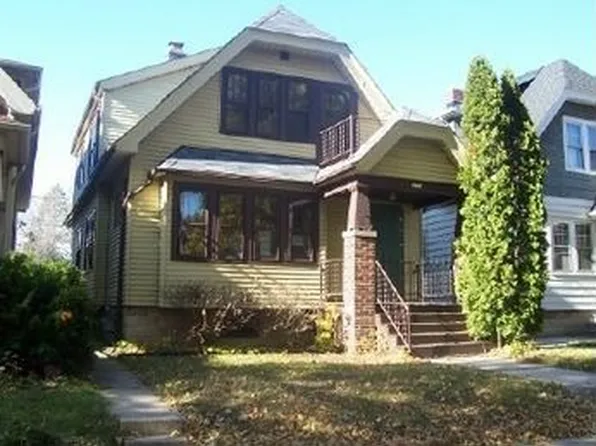 3121 N Dousman St, Milwaukee, WI 53212