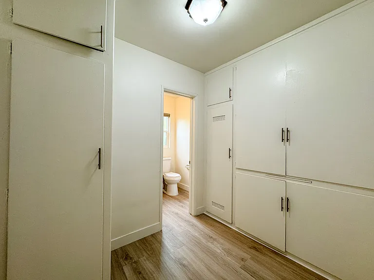 2032 S Shenandoah St #4 — Photo 34