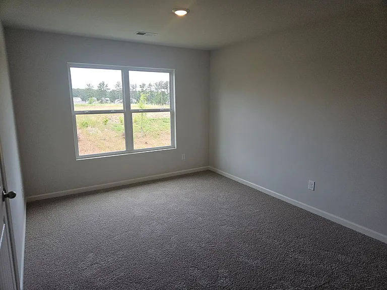 435 Thompson Dr — Photo 10