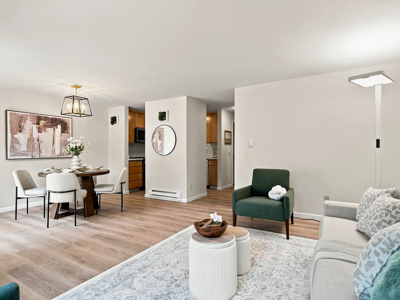 2 bed, 1.5 bath, 919 sqft, $2,600 — Photo 4