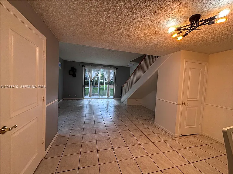 1290 Sorrento Dr #1290 — Photo 9