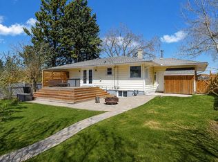 3003 E 25th St SW, Calgary, AB T3E 1Y2