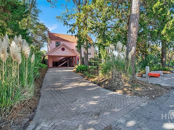 2nd image of 223 Catalina Drive
