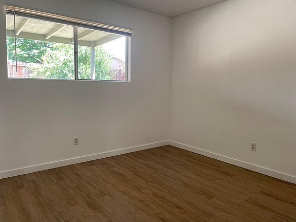 5th image of 684 San Huerta St