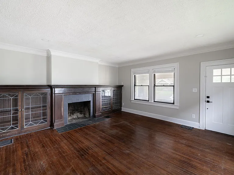 3554 N College Ave — Photo 23