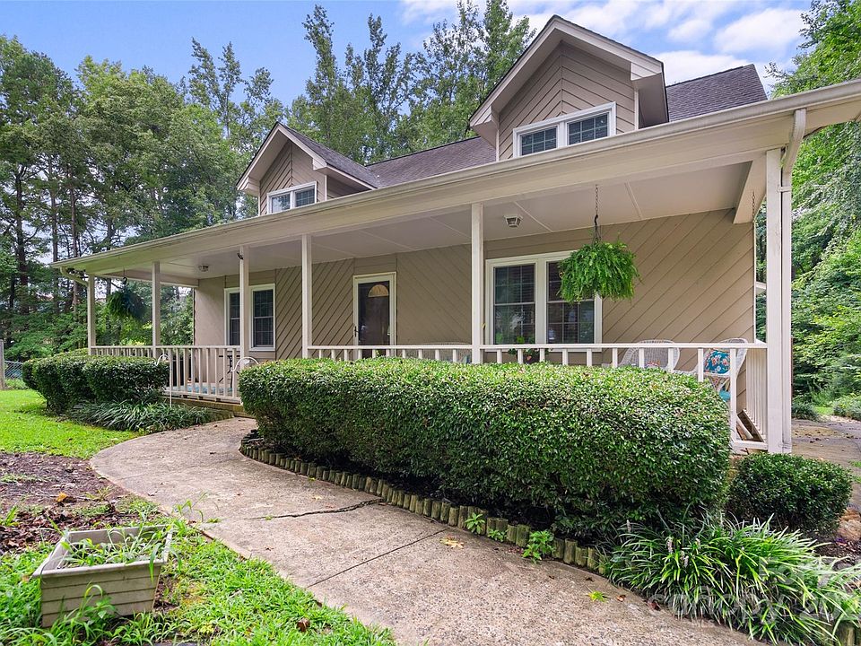 1st image of 2641 Birchwood Dr