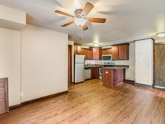 4th image of 427 Grove St #11