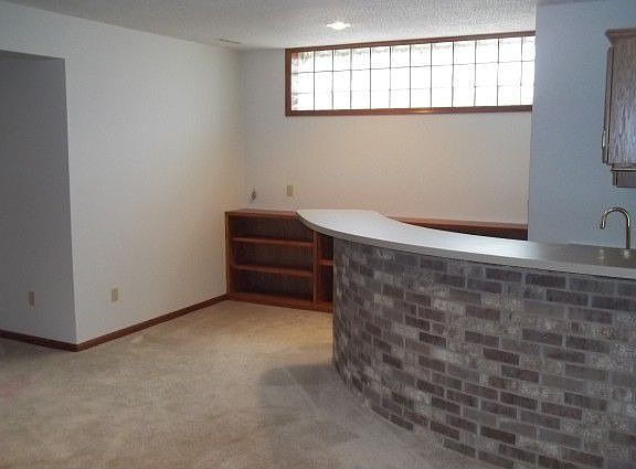 4th image of 2514 Burleigh St