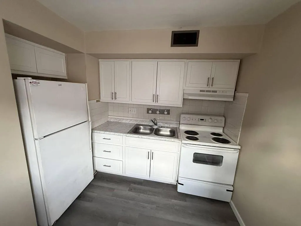 6327 S Grand Blvd, apt 1e — Photo 3