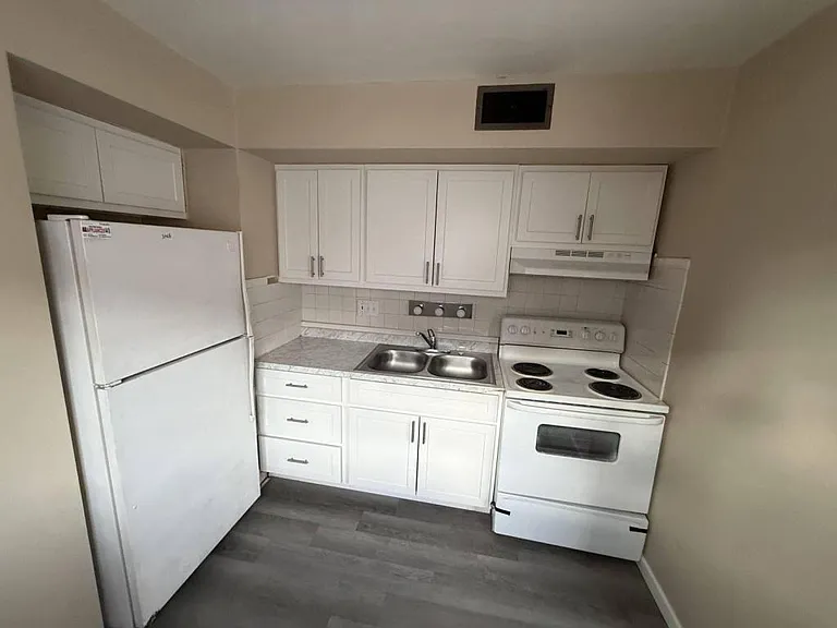 6327 S Grand Blvd #1E — Photo 3