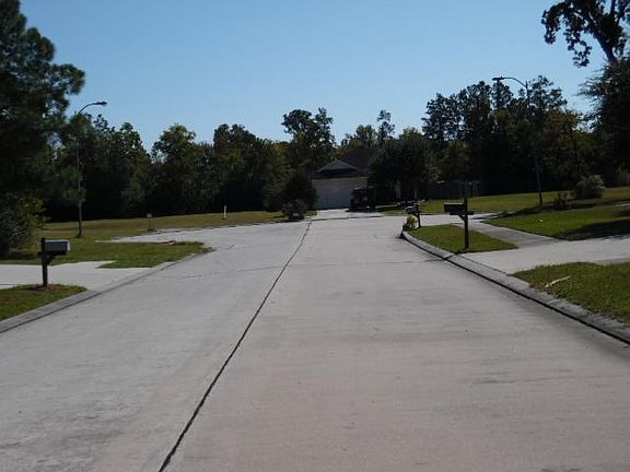 5th image of 22831 Fairfax Village West Dr