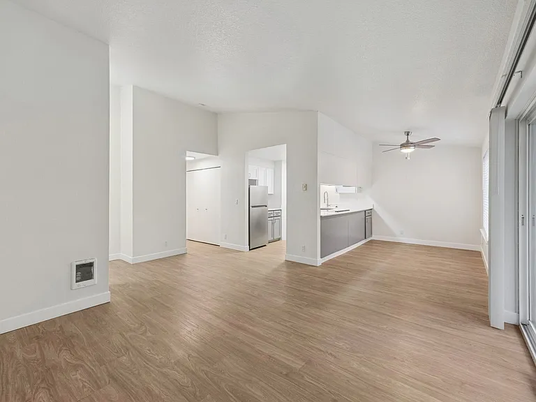 Oak Hill Apartments — Photo 27