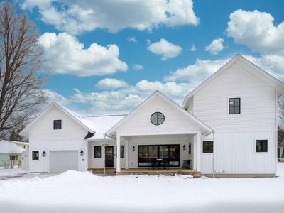 308 S Main St, Leland, MI, 49654