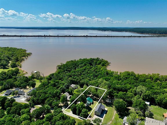 3rd image of 23 Falcon Nest Rd #2