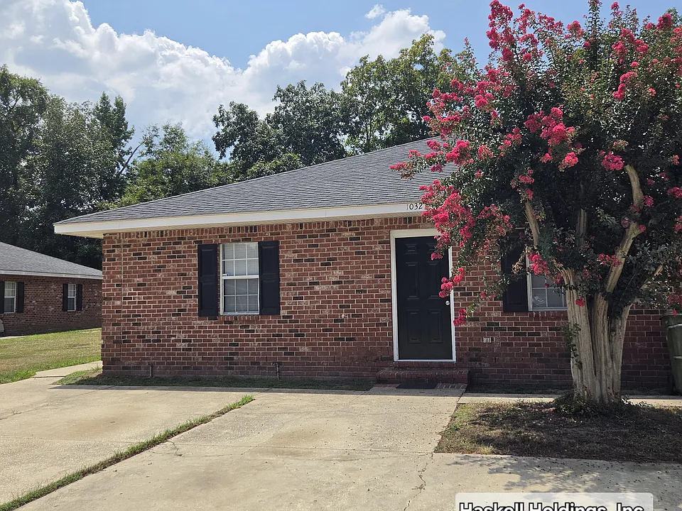 1032 Jessamine Trl