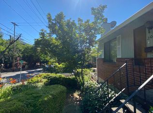 204 SW Woods St #204, Portland, OR 97201