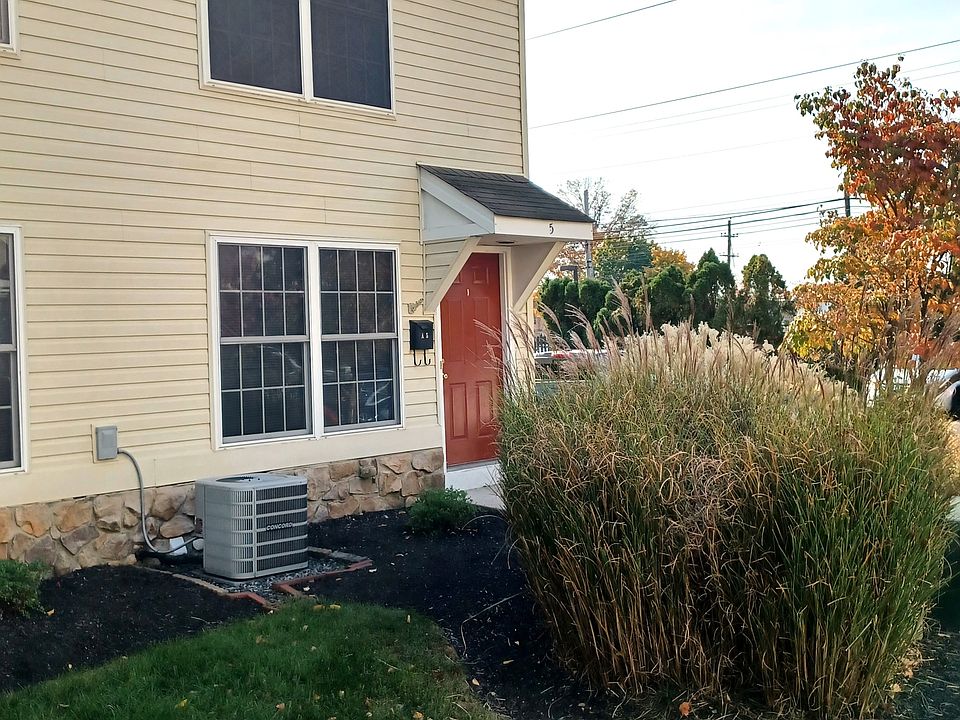 Welcome to 116 E. Moreland Ave, Unit A5, a 2 Bedroom, plus Loft, one full Bath and 2 half Baths condo, located in Hatboro/Horsham SD and adjacent to Hatboro SEPTA Regional Rail station within easy walking distance to all shops/dining Hatboro has to offer.