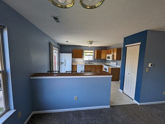 4th image of 5225 Lakeside Manor Dr