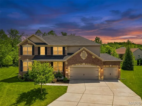 58 Blue Brook Ct, O'Fallon, MO 63366