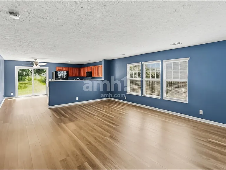 3136 Hidden Creek Dr — Photo 5