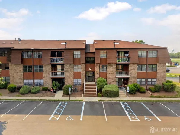 204 C Sierra Ct #2043, Woodbridge, NJ 07095