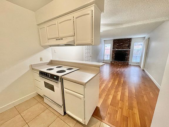 5th image of 2811-15 E St #5