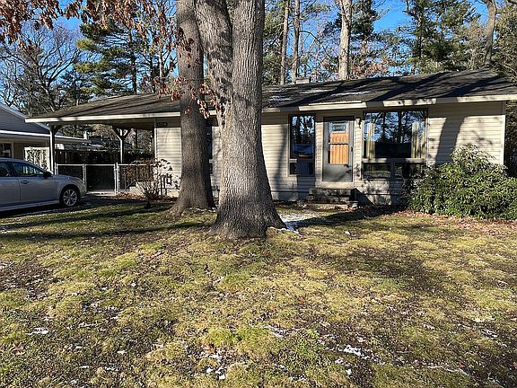 2nd image of 1719 Indian Woods Dr
