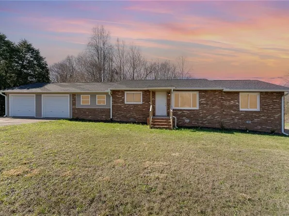 1735 Smothers Rd, Madison, NC 27025