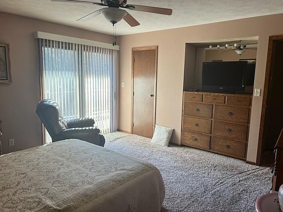 3rd image of 1310 Hillview Dr