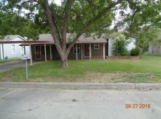 912 Hackamore St, White Settlement, TX 76108