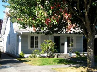 808 5th St, Anacortes, WA 98221