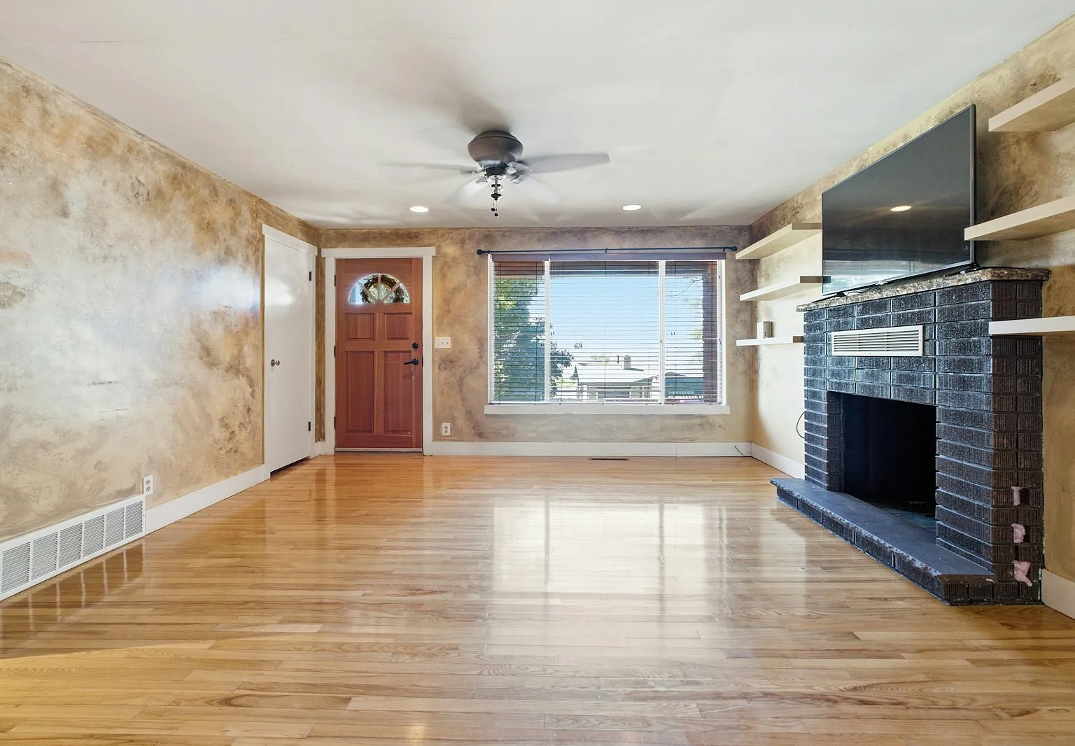 555 South 1300 East — Photo 3