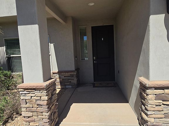 4th image of 411 N Sage Crest Dr