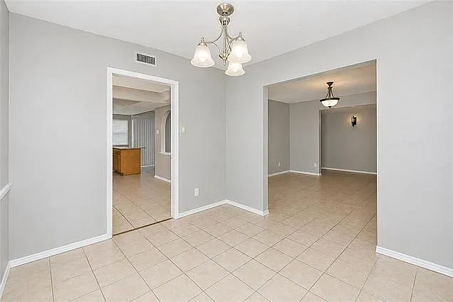 3 bed, 1600 sqft, $2,040 — Photo 3