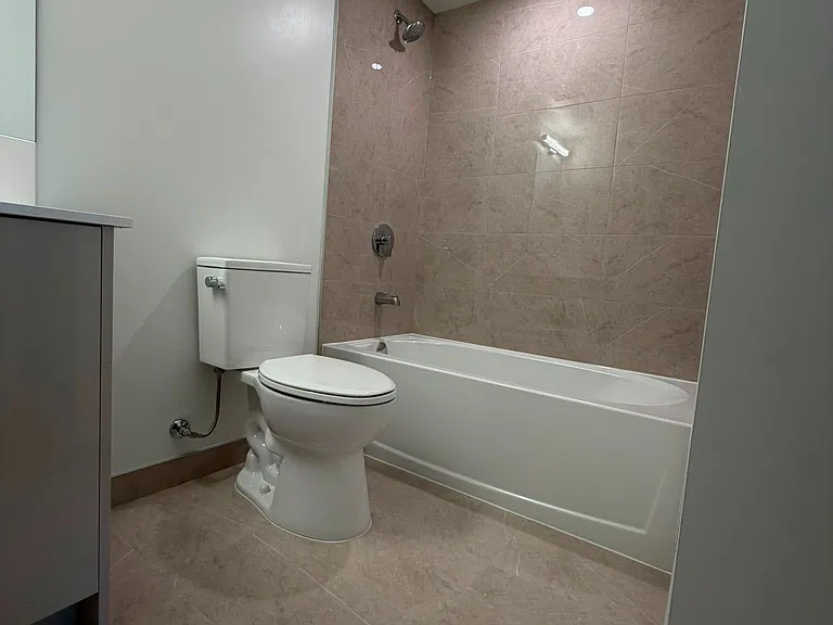 4000 Eglinton Ave W #223 — Photo 7