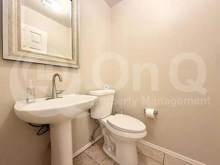 500 N Roosevelt Ave #87 — Photo 11
