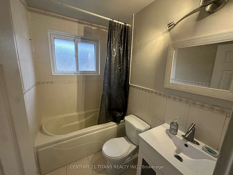24 Bailey Cres #UPPER — Photo 8