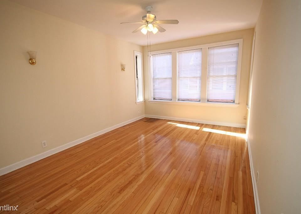1st image of 558 W Aldine Ave APT 1S