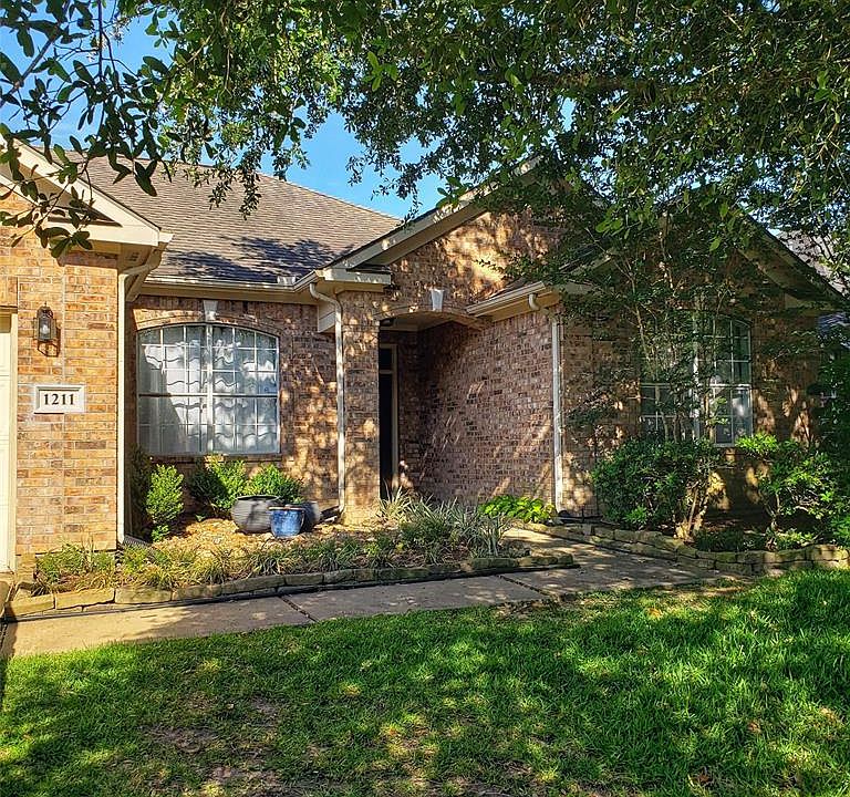 1st image of 1211 Hollow Ash Ln