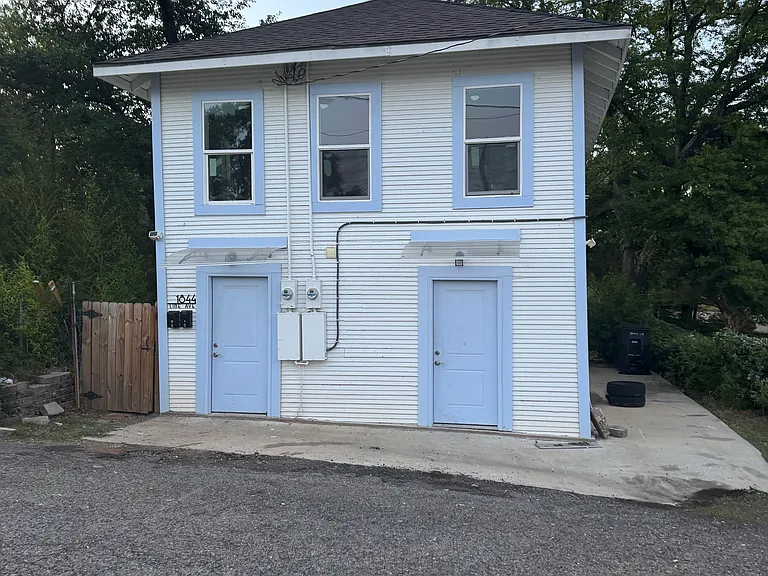 1844 Line Ave #2 — Photo 1
